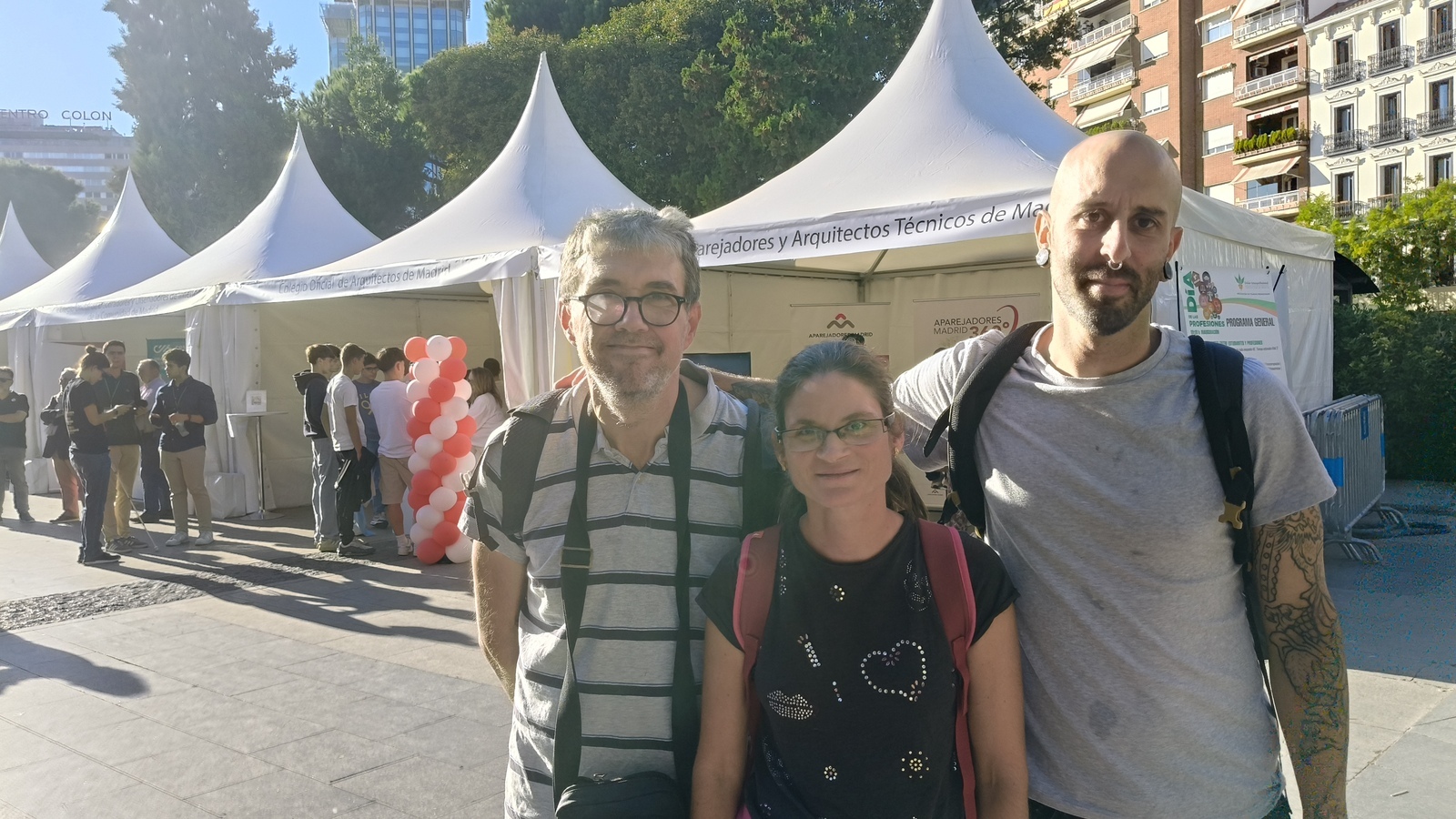 equipo de accesibilidad cognitiva en la feria