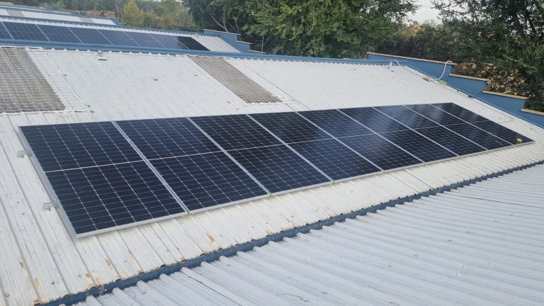 El tejado con las nuevas placas fotovoltaicas