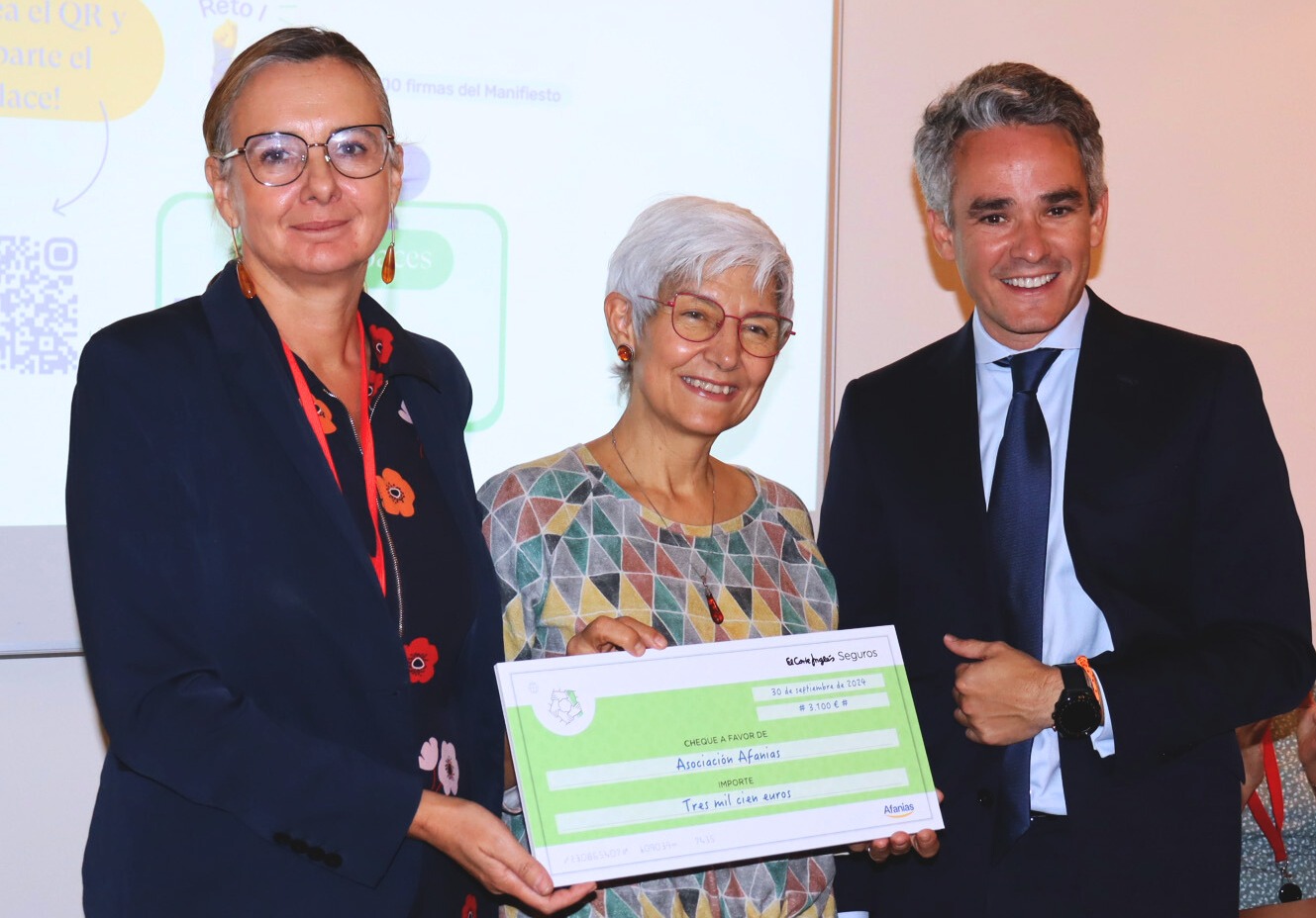 (empezando por la izquierda) Ainara Senosiain, Directora General de Afanias; Isabel García, Presidenta de Afanias y Jaime Aguirre de Cárcer, Consejero-Director General de El Corte Inglés Seguros